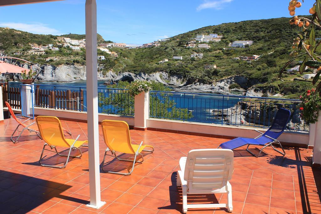 L'Incanto Di Cala Feola Ponza Bagian luar foto
